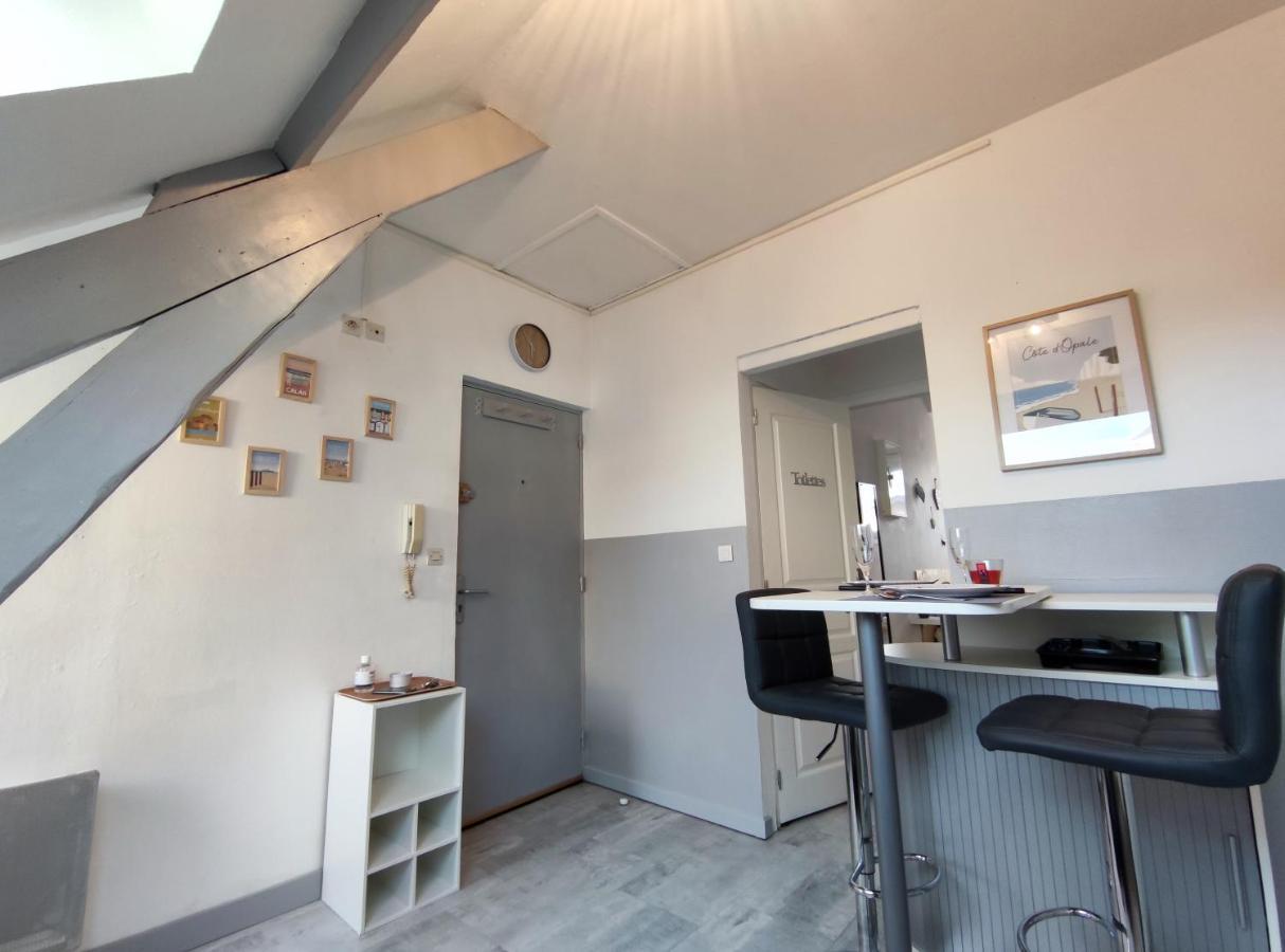 Joli Petit T2 Terrasse Proche Du Phare Apartment กาเลส์ ภายนอก รูปภาพ