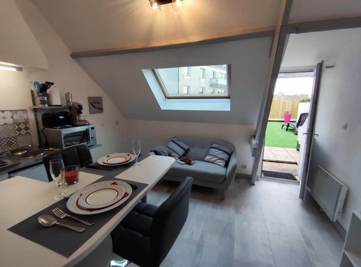 Joli Petit T2 Terrasse Proche Du Phare Apartment กาเลส์ ภายนอก รูปภาพ