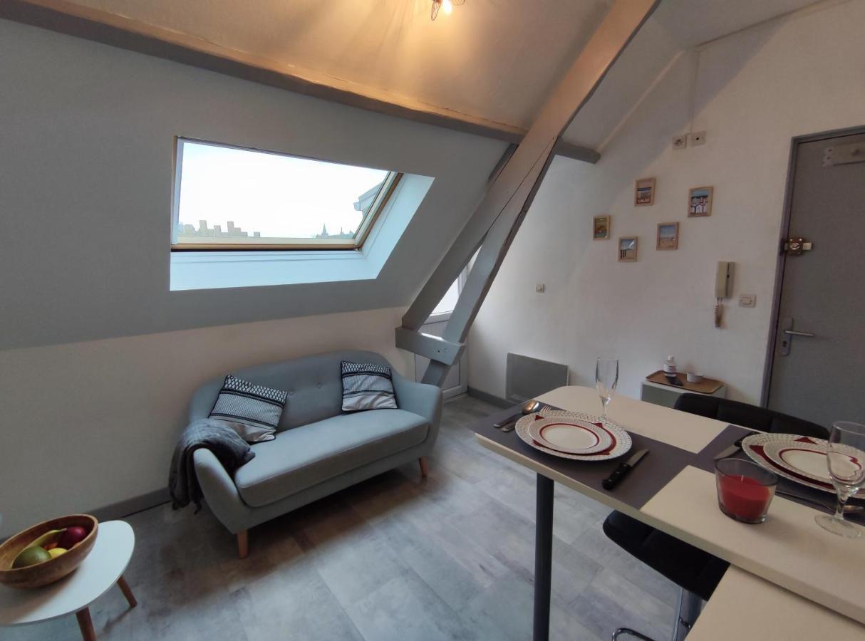 Joli Petit T2 Terrasse Proche Du Phare Apartment กาเลส์ ภายนอก รูปภาพ