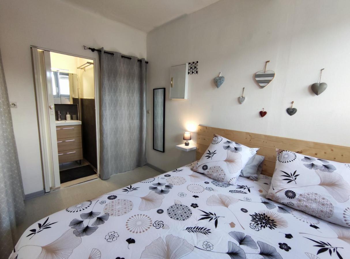 Joli Petit T2 Terrasse Proche Du Phare Apartment กาเลส์ ภายนอก รูปภาพ